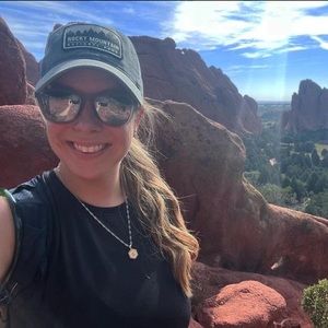 Meet your Posher, Stephanie